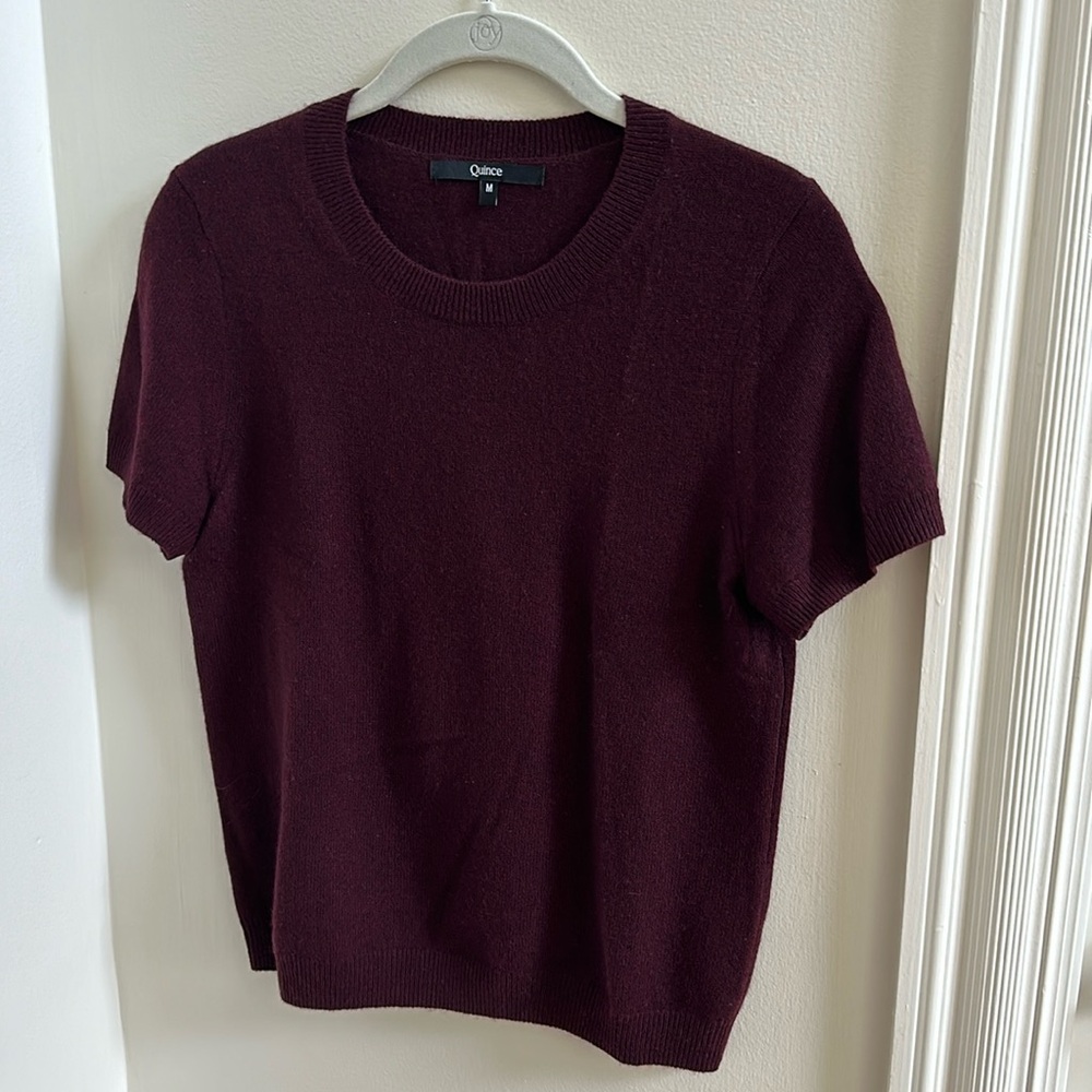 EUC Quince 100% Cashmere tee, deep burgundy, Medium